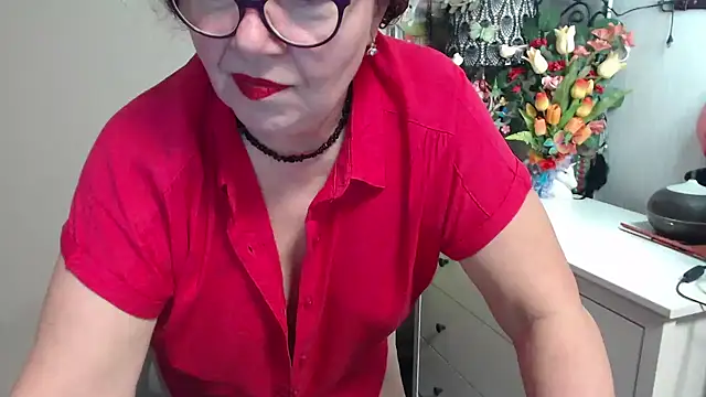 Онлайн чат XXX Adelewildx