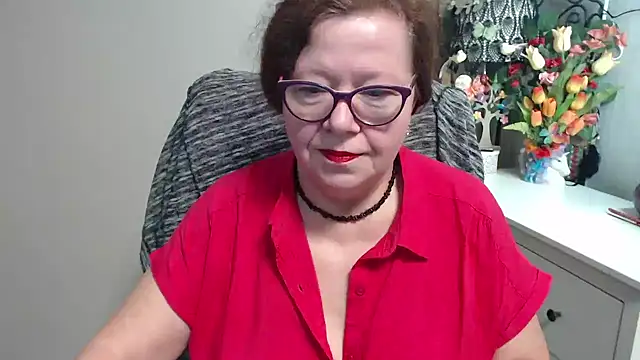 Adelewildx: вебкам-шоу