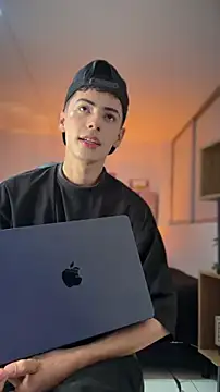 Онлайн чат XXX Sebastian_Reed