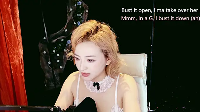 Lady-Mia777 Show Webcam