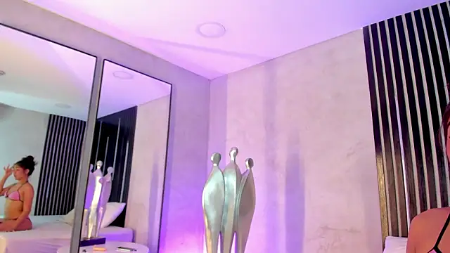 melodyphillips_2_ Adlı Modelin Canlı XXX Sohbeti