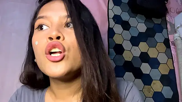 CharlaKitto live XXX chat