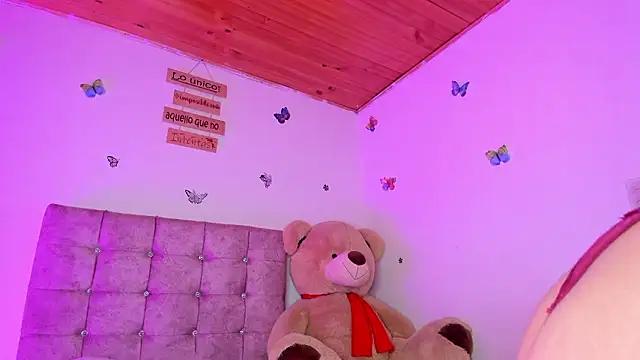 Lia_Roses3x's Live XXX Chat