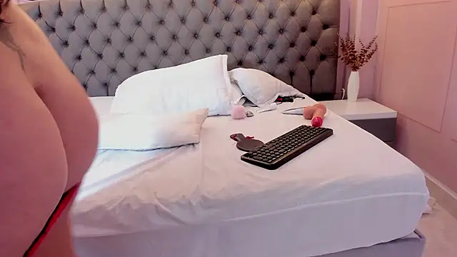 hillary_bigbutt 라이브 XXX 채팅