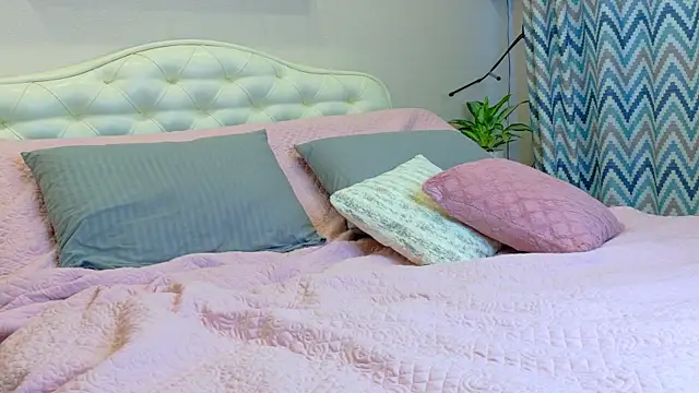 LadySweetWife's Live XXX Chat