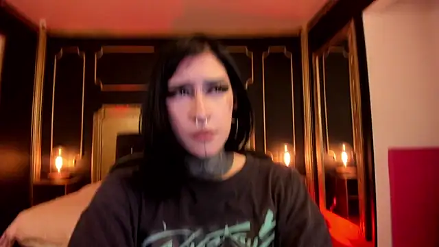 Kat_VonDe Adlı Modelin Canlı XXX Sohbeti