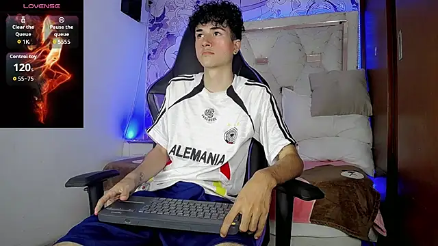 johnny_cagee's Live XXX Chat