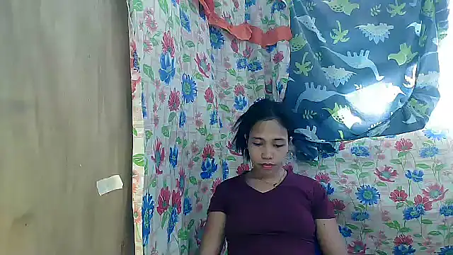 PinaySkinnyGirl's Live XXX Chat