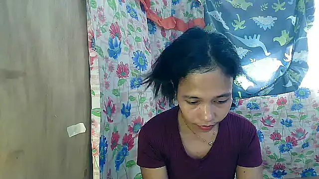 PinaySkinnyGirl's Live XXX Chat