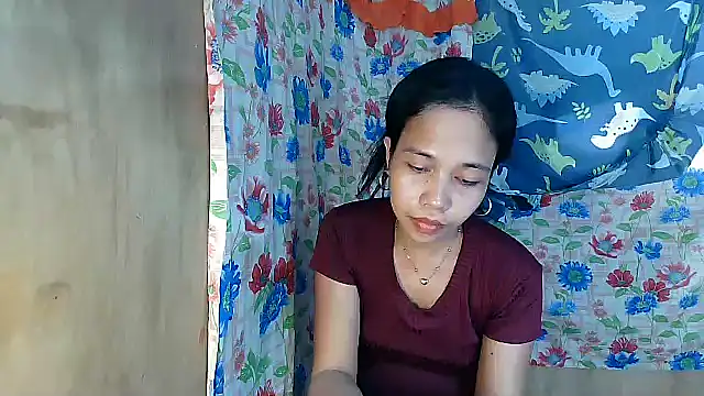 PinaySkinnyGirl Adlı Modelin Canlı XXX Sohbeti