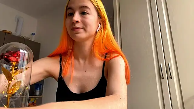 แชท XXX สดของ EmilyHein