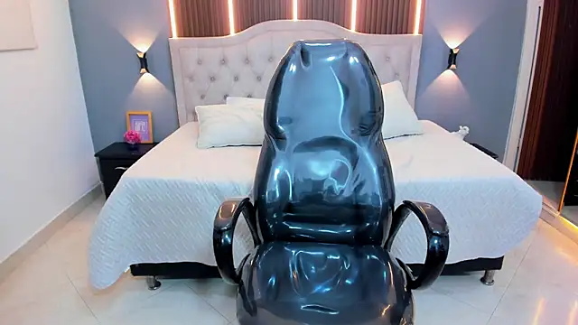 Tommy18__: онлайн-секс-чат