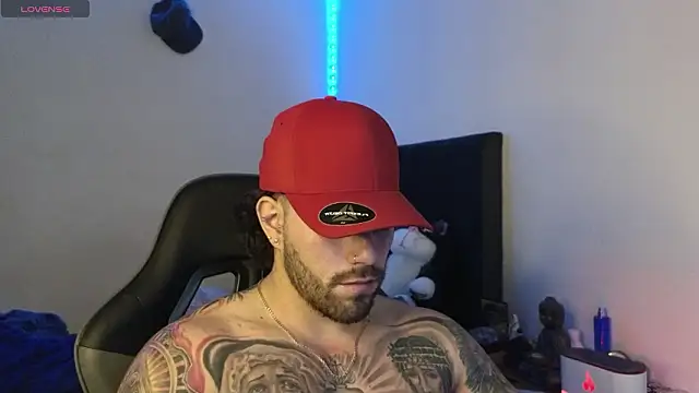 Онлайн чат XXX Ades_Lowe