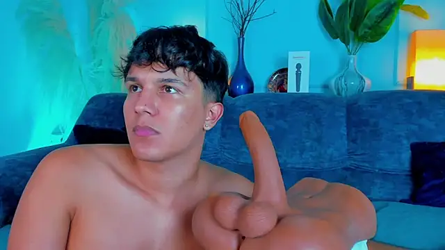 Czat XXX na żywo – Leo_Savage_