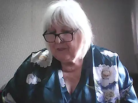 Alexia64231 Adlı Modelin Canlı XXX Sohbeti