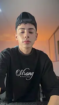 Sebastian_Reed Live XXX-chat