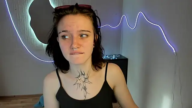 Elastikisss' Live XXX Chat