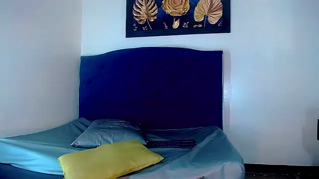 Karlaa_Hernandez_'s Live XXX Chat