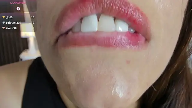 hannahill69 Adlı Modelin Canlı XXX Sohbeti