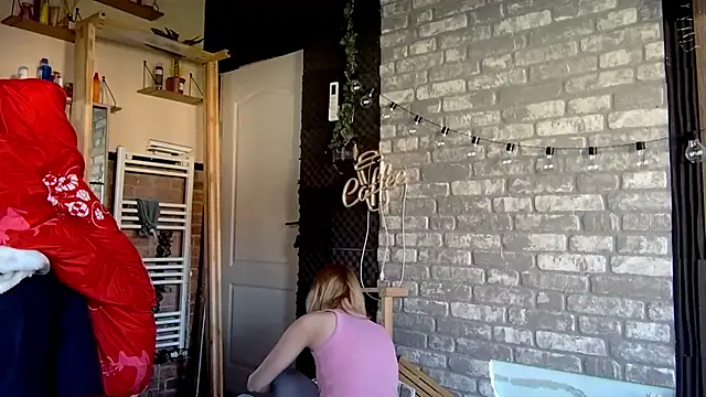 karo123421: απευθείας συνομιλία ΧΧΧ