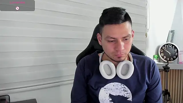 Chat +18 de Rick_Adams ao vivo