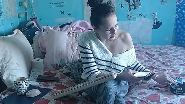 brighteyes77 Adlı Modelin Canlı XXX Sohbeti