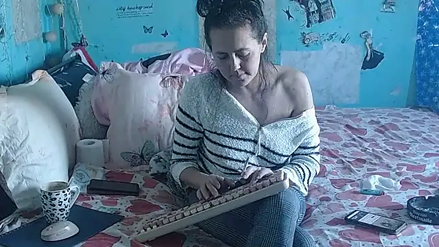 brighteyes77のライブXXXチャット