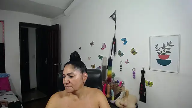 mature_bigboobs10's Live XXX Chat