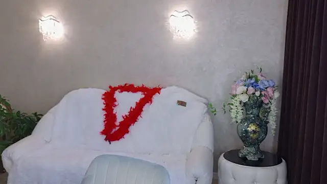 LioraWeiss webcam show