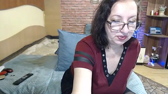 EvelyneFlirtyMilf 라이브 XXX 채팅