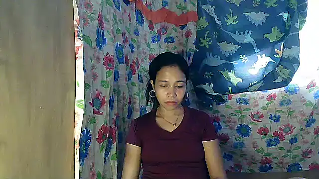 PinaySkinnyGirl's Live XXX Chat