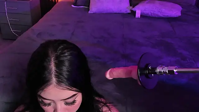 Emberrvelvet's Live XXX Chat