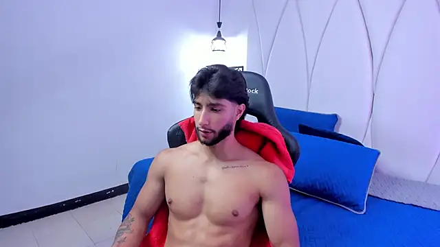 Emmet_CollinsJS Show in webcam