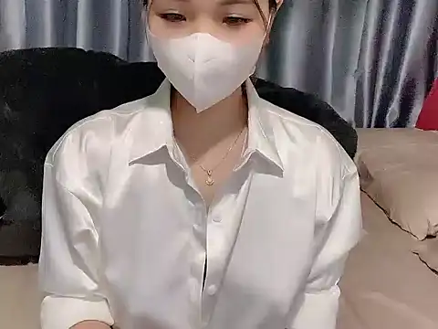 Lucy681 在線直播表演