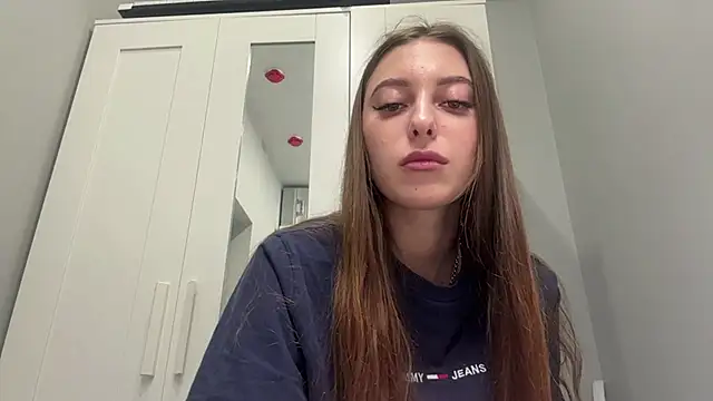 selena_favn Webcam show