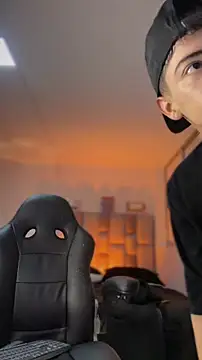 Sebastian_Reed – Naživo XXX chat