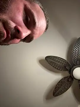 Chatroom XXX en direct de Peachyb