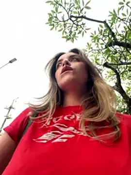 Chat XXX en directo de Alirawrz