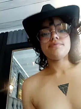 KittyLatina_02 Chat XXX live