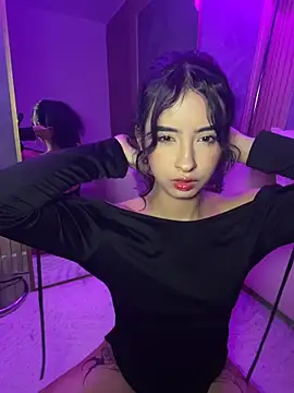 RosseMelody Adlı Modelin Canlı XXX Sohbeti