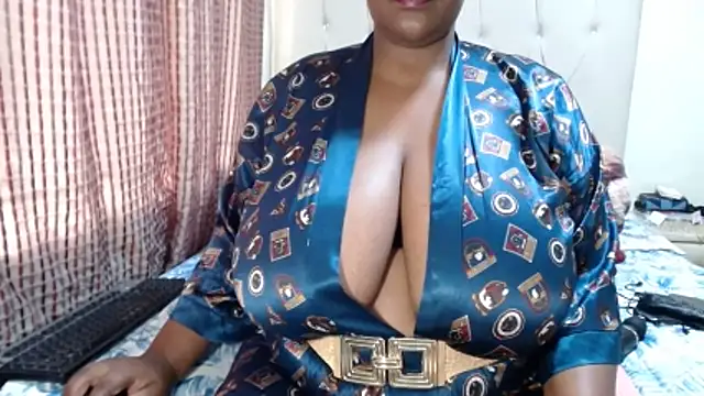 Chat XXX Live CHOCOLATEDARKBUSTYX