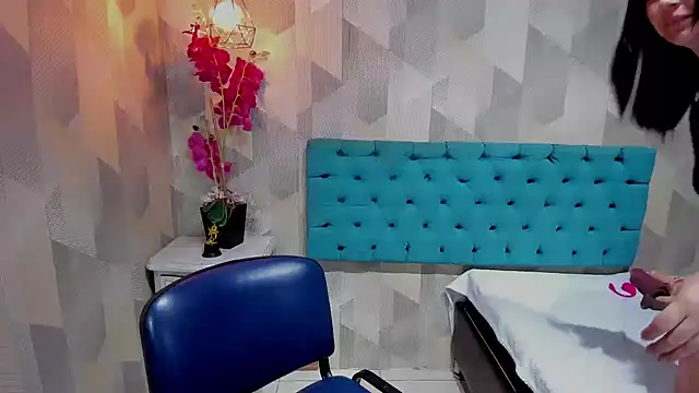 AdaFawxx Adlı Modelin Canlı XXX Sohbeti