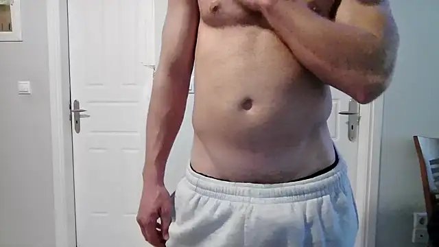 YoungforOld32 Chat XXX live