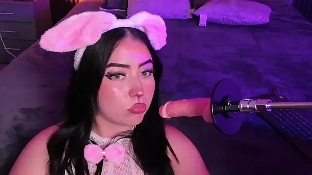 Emberrvelvet Chat XXX in diretta