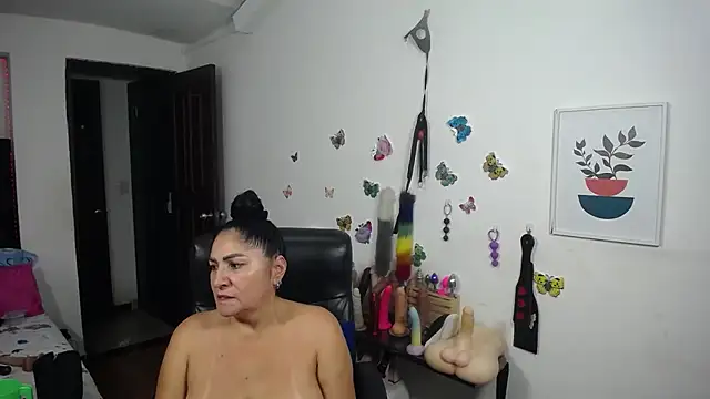 Chat +18 de mature_bigboobs10 ao vivo