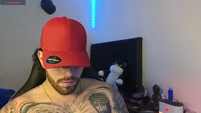 Ades_Lowe Chat XXX live