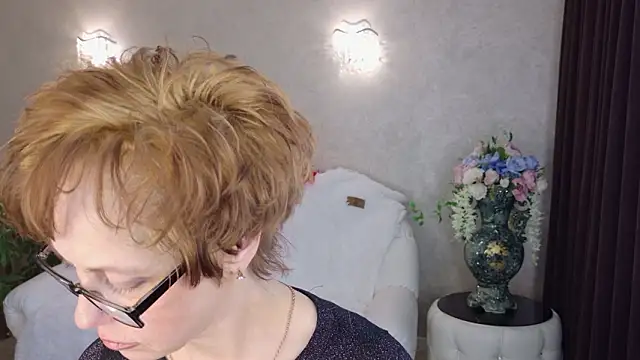 LioraWeiss Chat XXX live