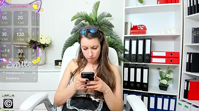 Chat +18 de amayawest ao vivo