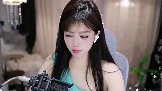 Cecily: вебкам-шоу