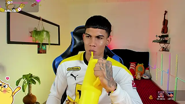 Pokazy przed kamerką – Damian_latinxxx